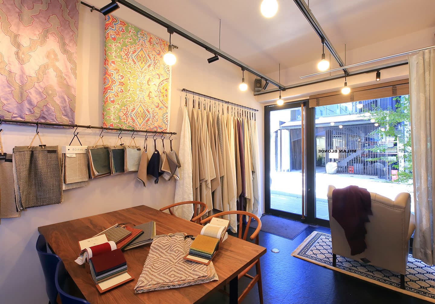 shop1.jpg
